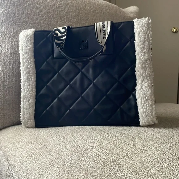 Steve Madden large Sherpa quilted tote Bdanniii - Picture 3 of 13